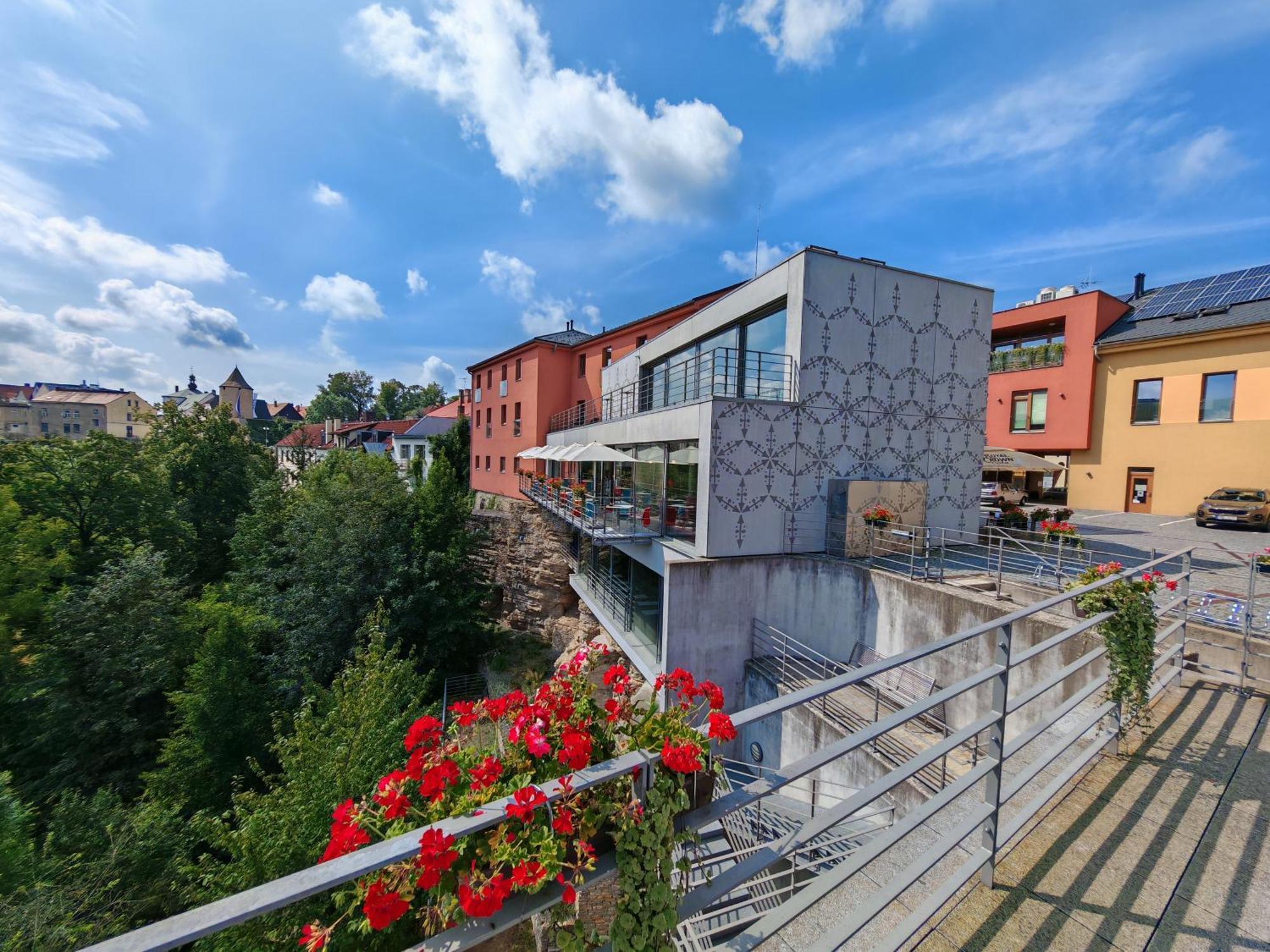 Hotel Rajska Zahrada Nové Město nad Metují Exterior foto